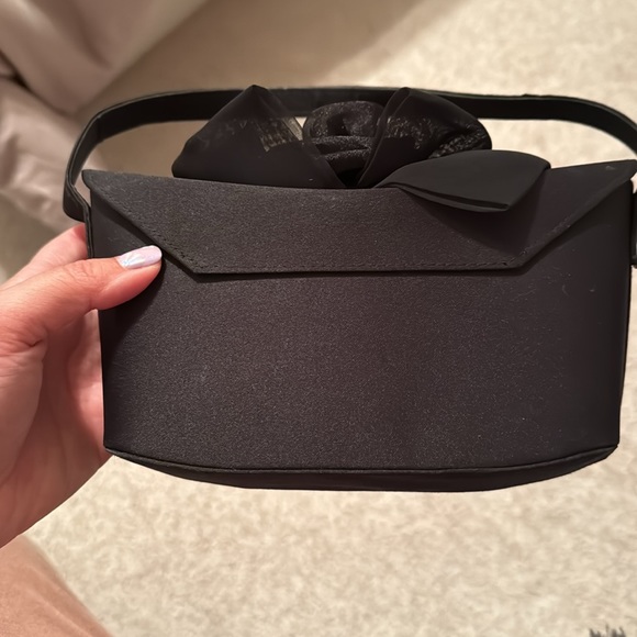 FINAL CHANCE! CLOSET CLOSING! - Picture 5 of 11